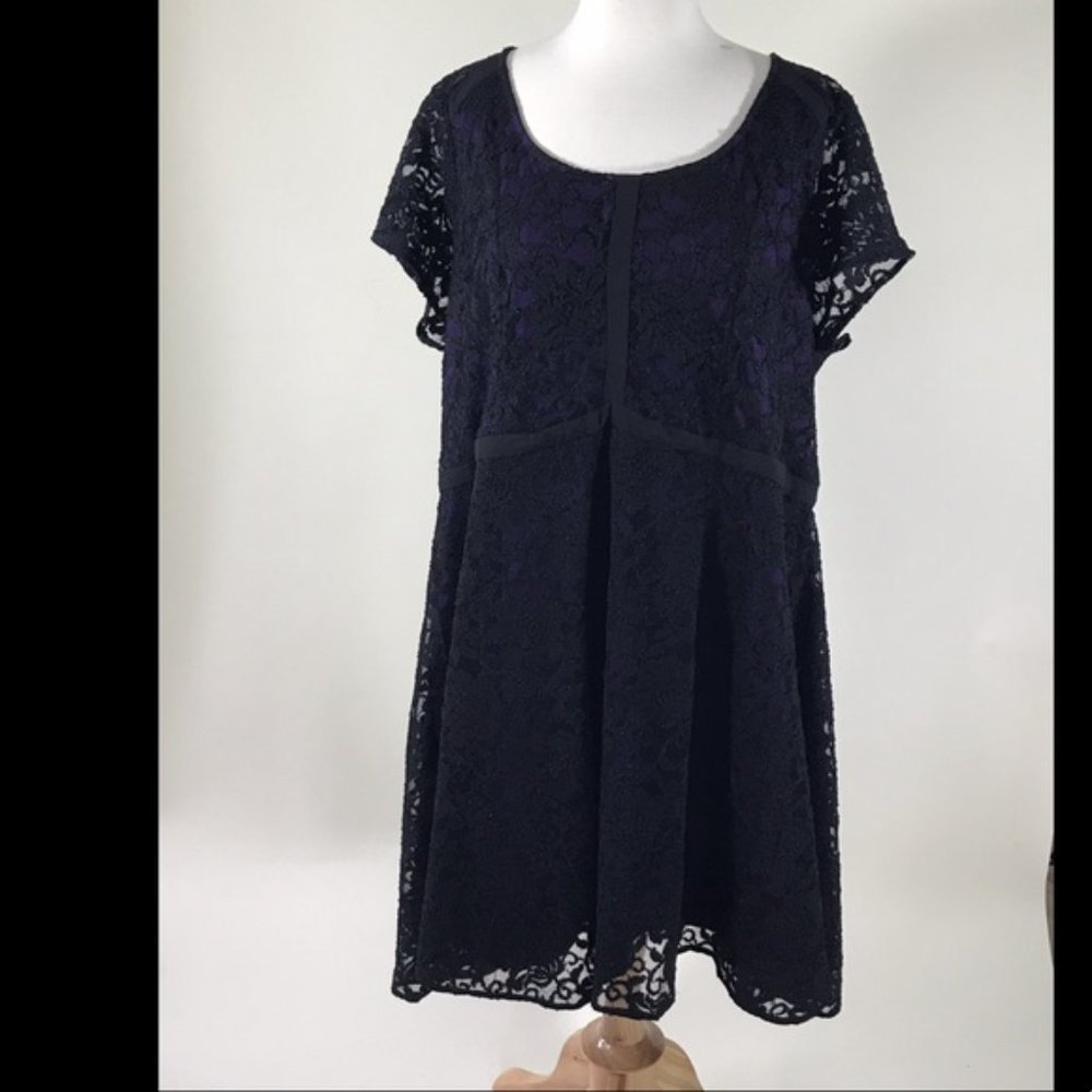 NWT TORRID SZ 4X BLACK AND PURPLE LACE DRESS
